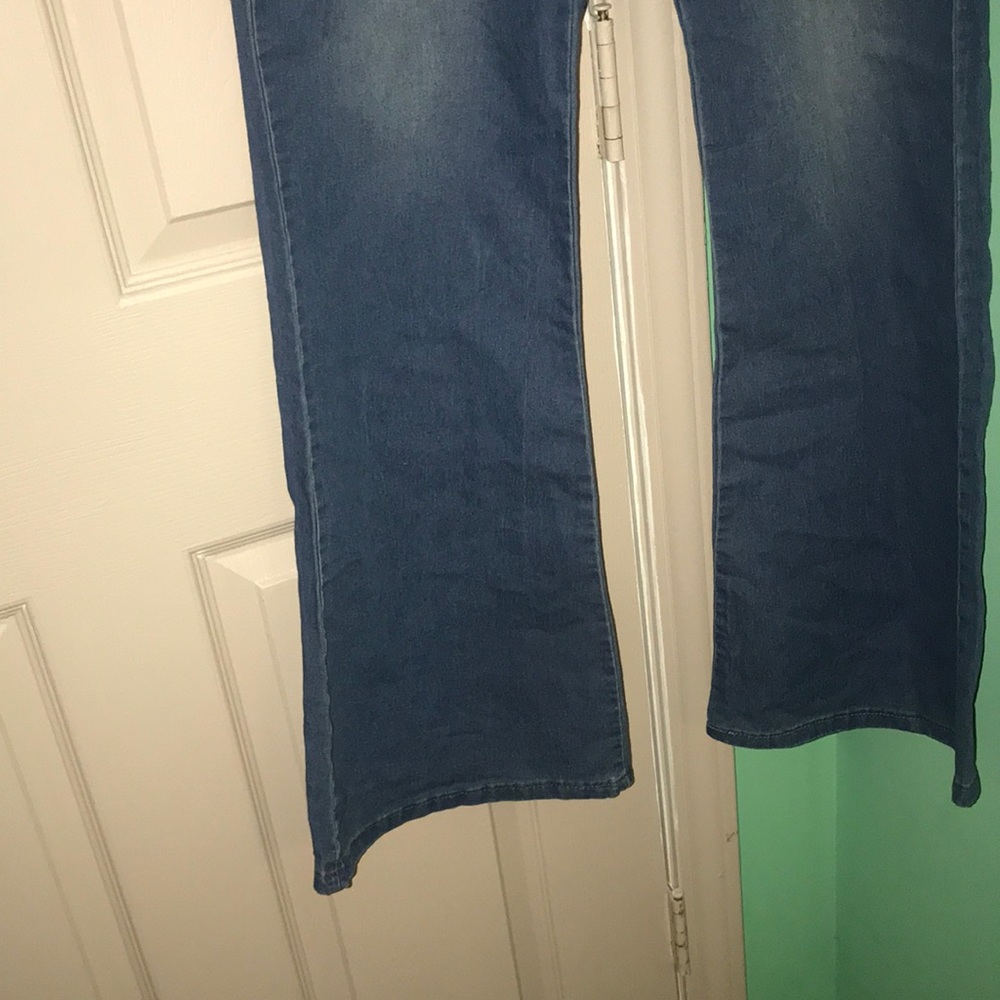 Boot leg jeans 👖 - Picture 3 of 3